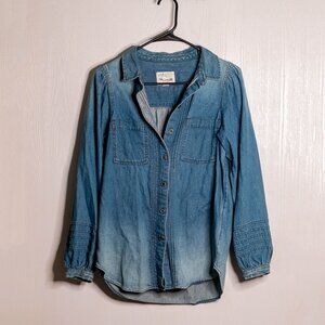 CLEARANCE American Eagle Women’s Ombre Denim Button-Down Shirt – Size S